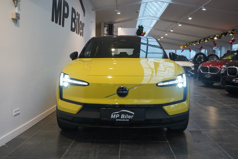 Volvo EX30 Extended Range Plus 5d