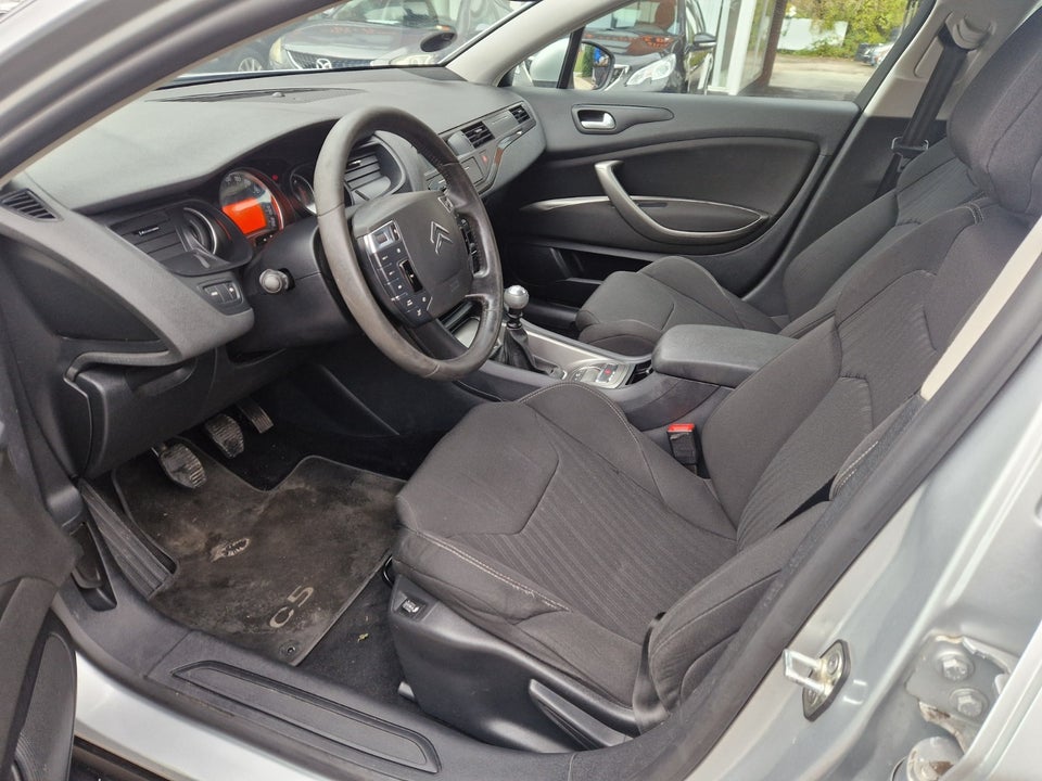 Citroën C5 2,0 HDi 140 Comfort Tourer 5d