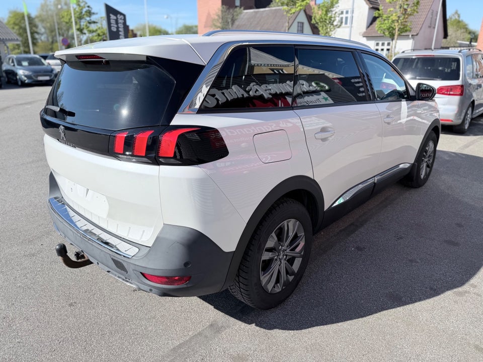 Peugeot 5008 1,5 BlueHDi 130 Allure 7prs 5d