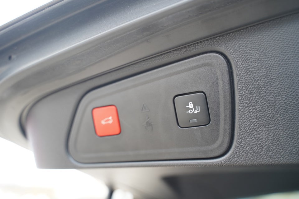 Peugeot 3008 1,6 Hybrid Selection Sport EAT8 5d