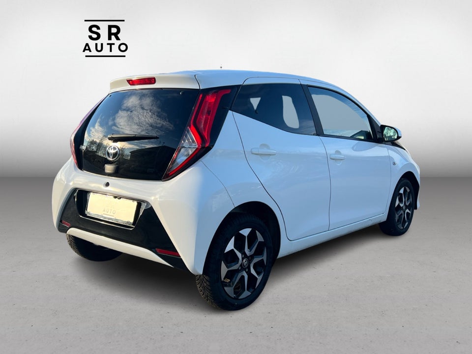 Toyota Aygo 1,0 VVT-i x-press 5d