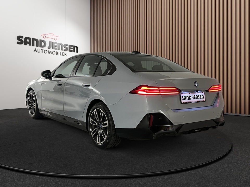 BMW i5 eDrive40 M-Sport 4d