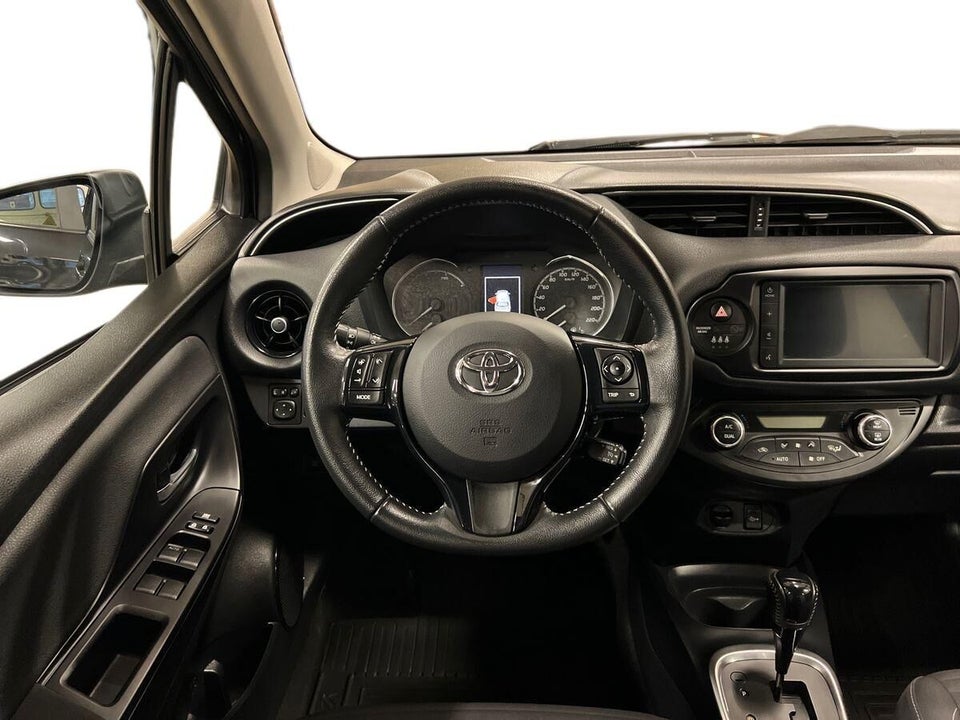 Toyota Yaris 1,5 Hybrid H3 Limited Smart e-CVT 5d