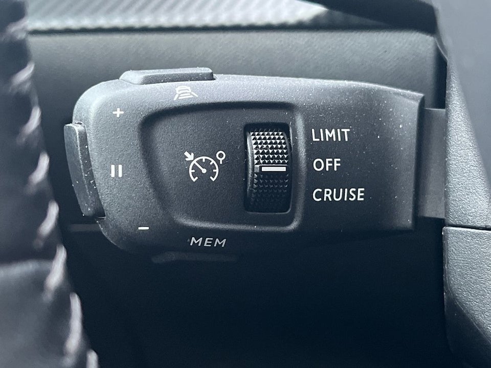 Peugeot 208 1,2 PureTech 100 Allure Sky EAT8 5d