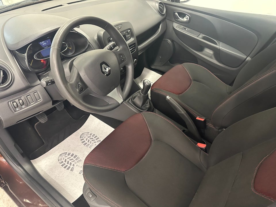 Renault Clio IV 1,2 16V Authentique Sport Tourer 5d