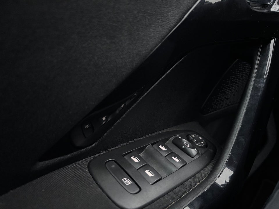 Peugeot 208 1,6 BlueHDi 100 Allure Sky 5d