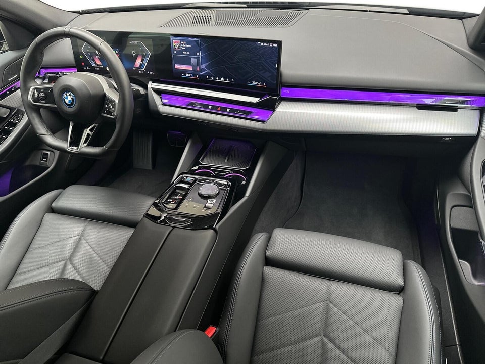 BMW i5 eDrive40 Fully Charged M-Sport Pro 4d