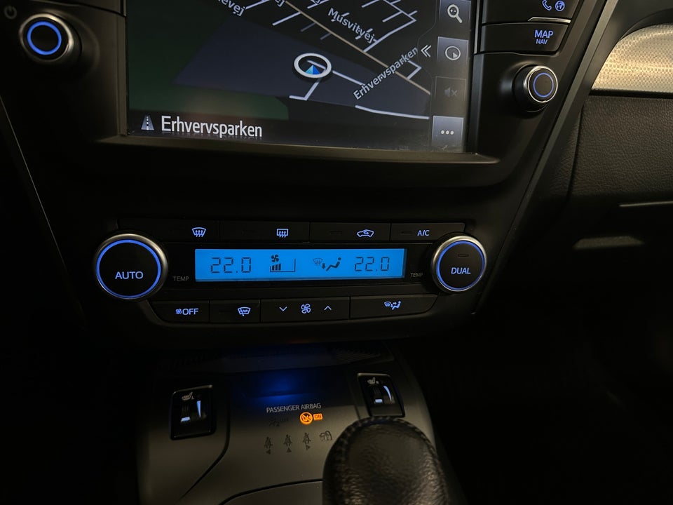 Toyota Avensis 1,8 VVT-i T2 Premium Touring Sports MDS 5d