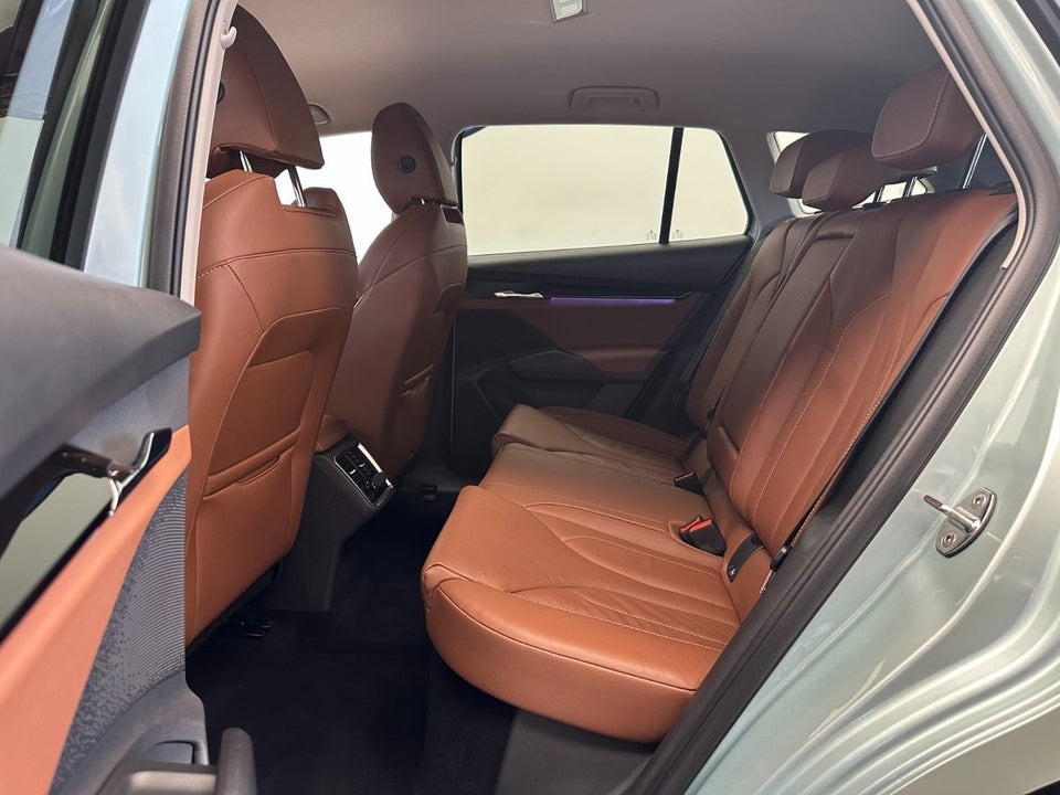 Skoda Enyaq 80x iV ecoSuite 5d