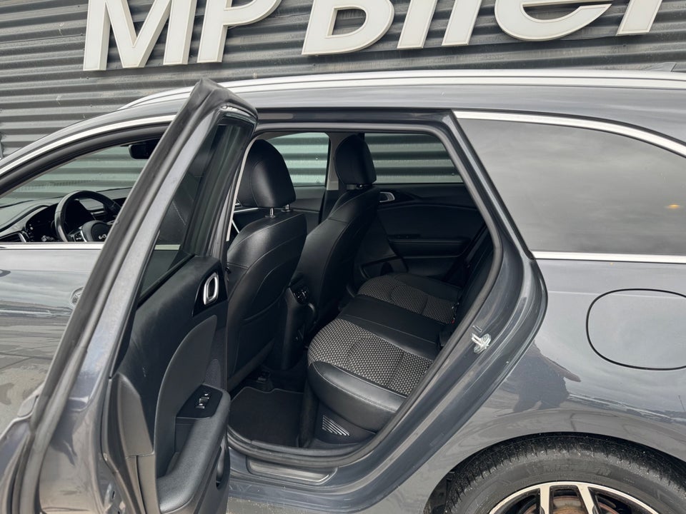 Kia Ceed 1,6 PHEV Upgrade Premium SW DCT 5d