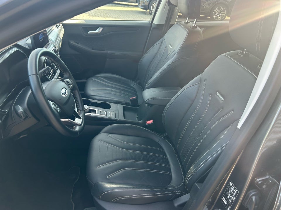 Ford Kuga 2,5 PHEV Vignale CVT 5d