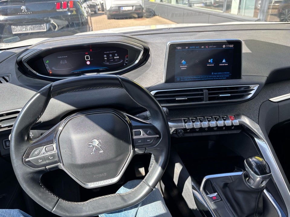 Peugeot 3008 1,2 PureTech 130 Allure 5d