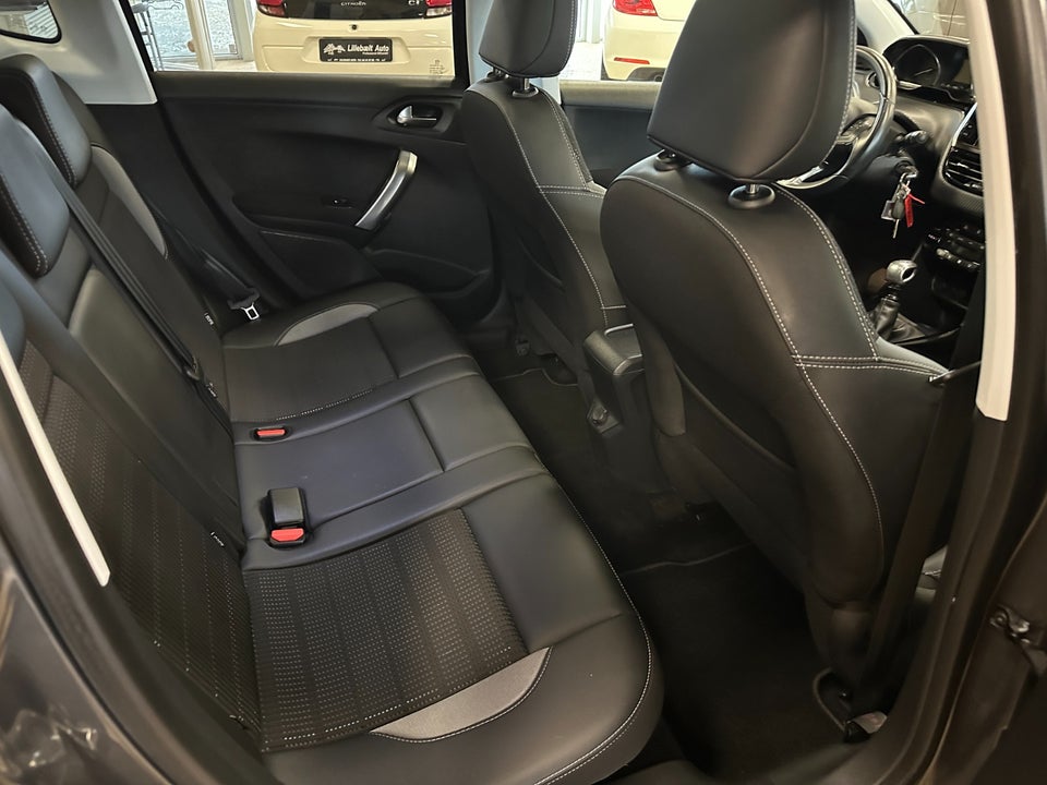 Peugeot 2008 1,2 PureTech 110 Prestige Sky 5d