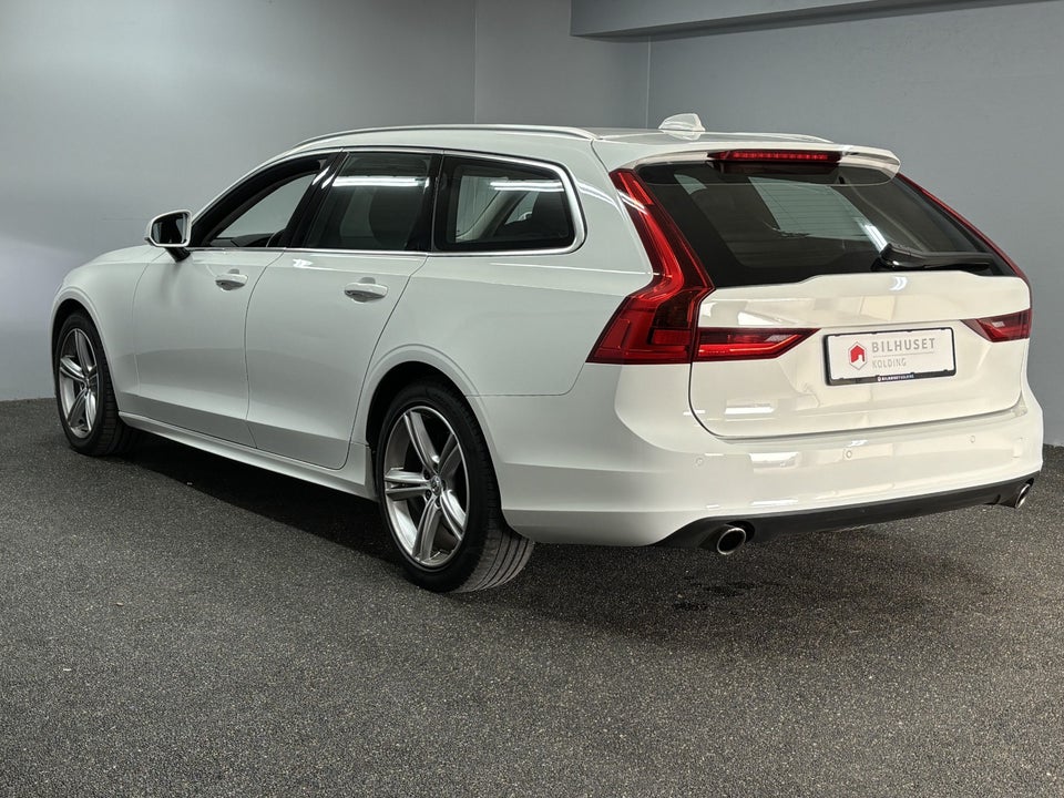 Volvo V90 2,0 D4 190 Momentum aut. 5d