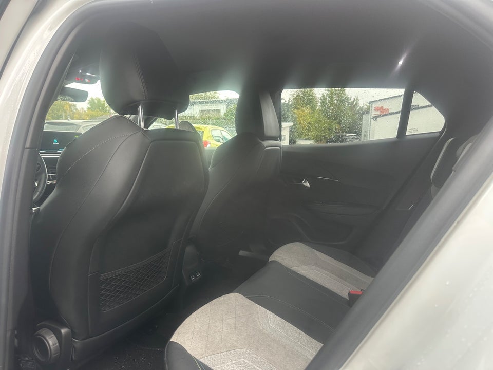 Peugeot e-2008 50 GT Pack 5d