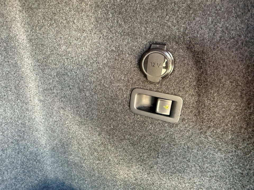 VW Golf VIII 1,5 eTSi 130 Life Variant DSG 5d