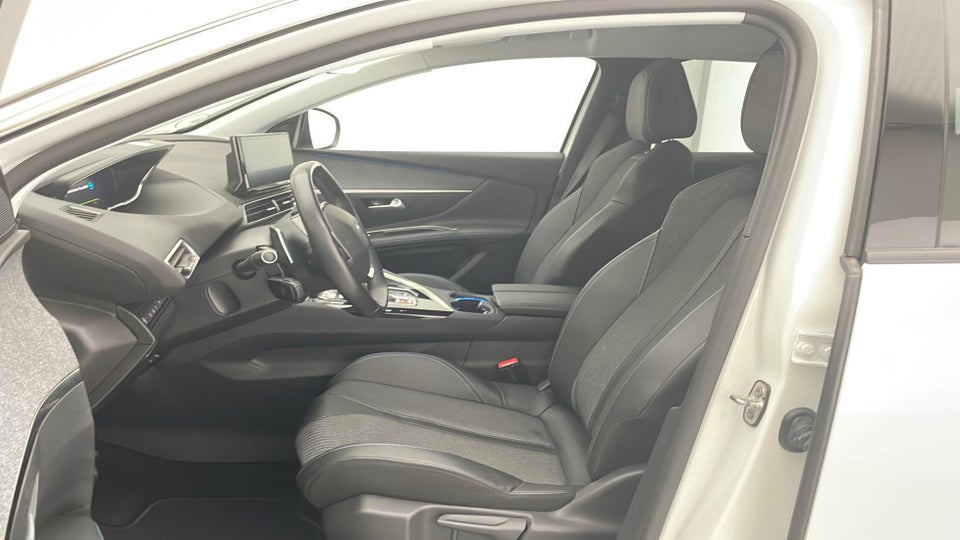 Peugeot 3008 1,6 Hybrid Allure Pack EAT8 5d