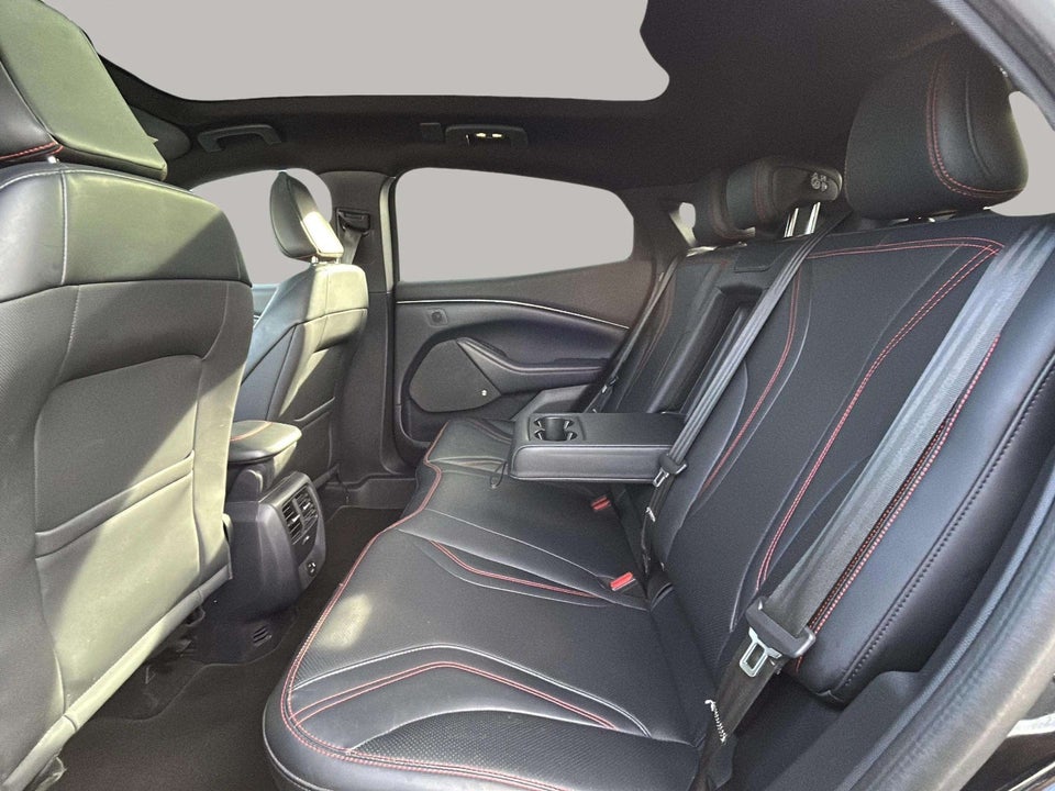 Ford Mustang Mach-E 75 Standard Range AWD 5d