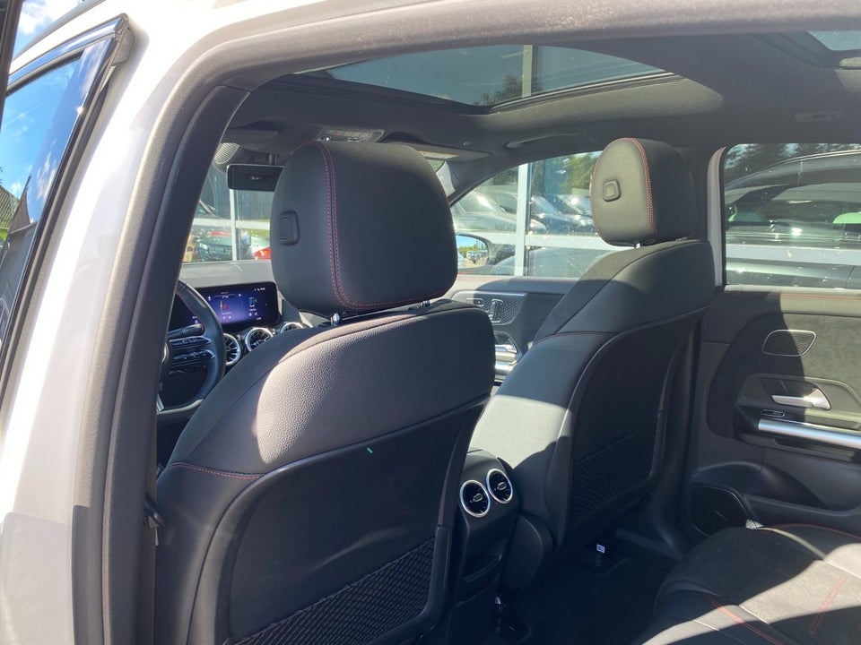 Mercedes EQA300 AMG Line 4Matic 5d