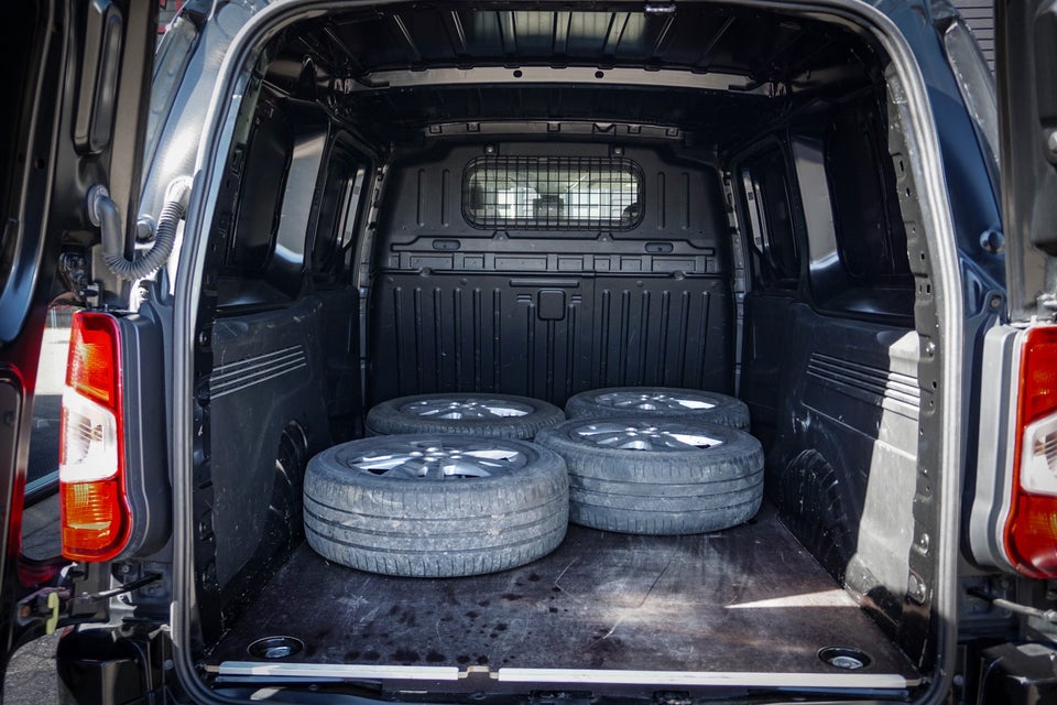 Peugeot Partner 1,5 BlueHDi 130 L2V2 Plus EAT8 Van