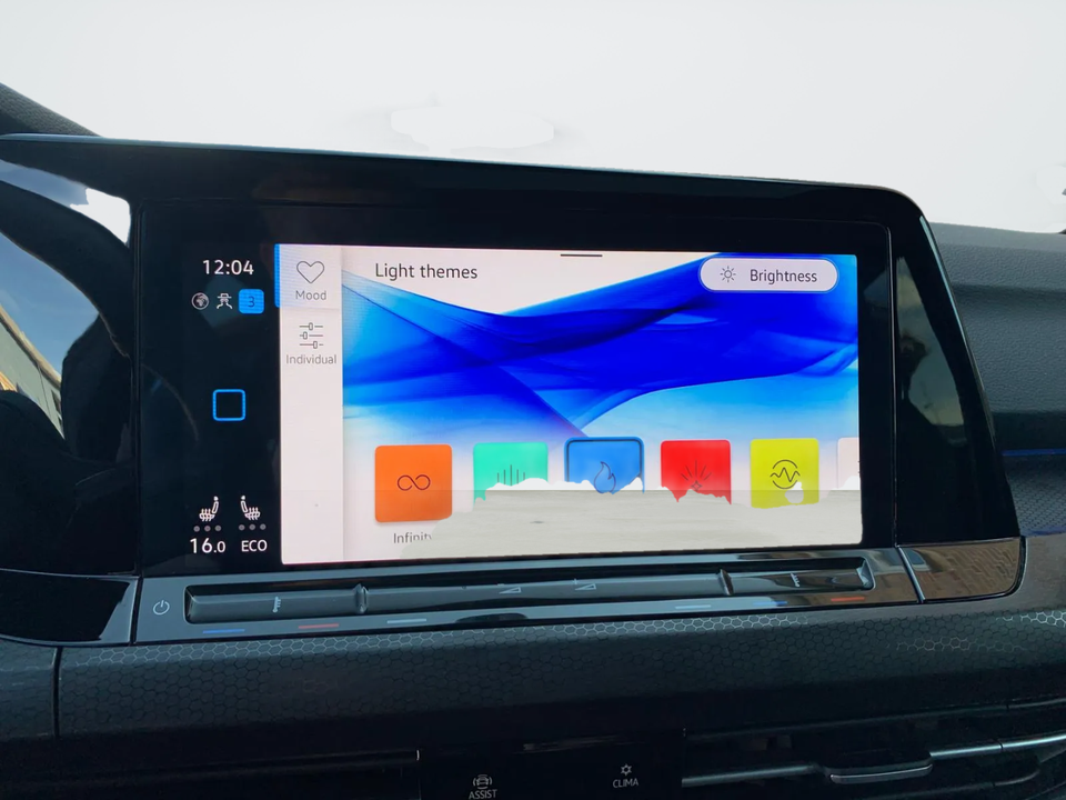 VW Golf VIII 1,4 GTE DSG 5d