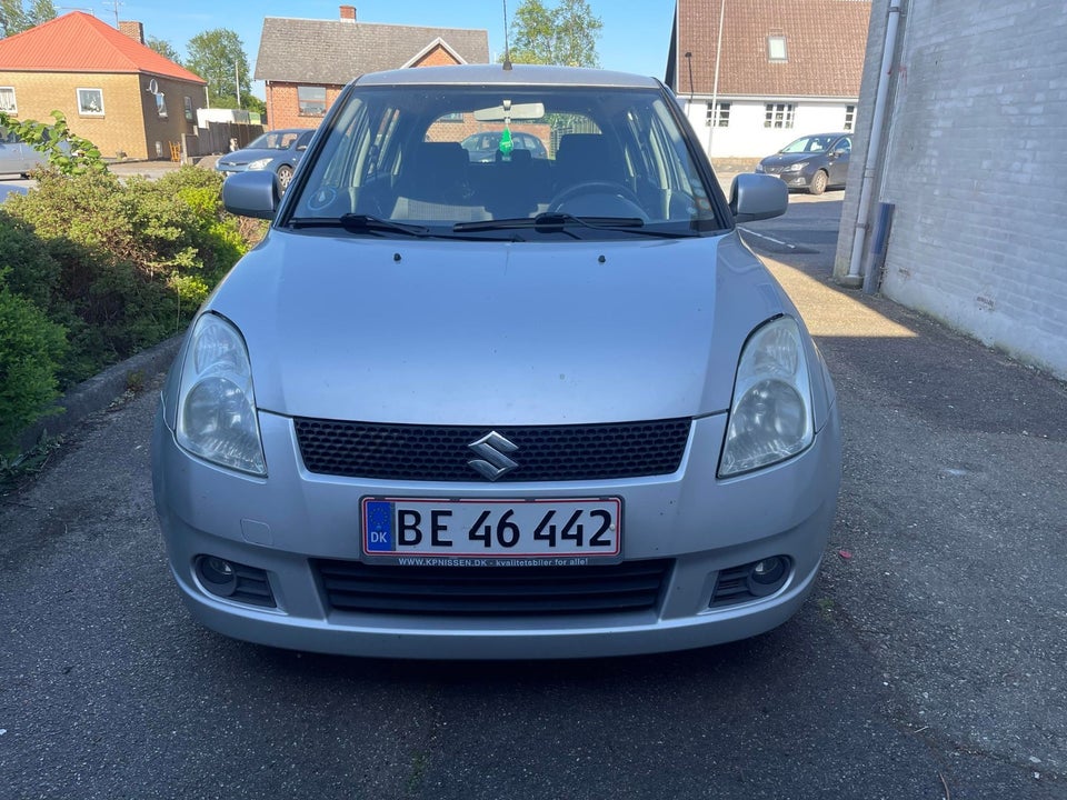 Suzuki Swift 1,5 GLX 5d