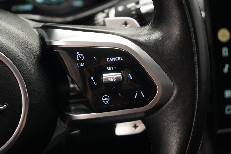 Jaguar F-Pace 2,0 P400e Signature S aut. 5d