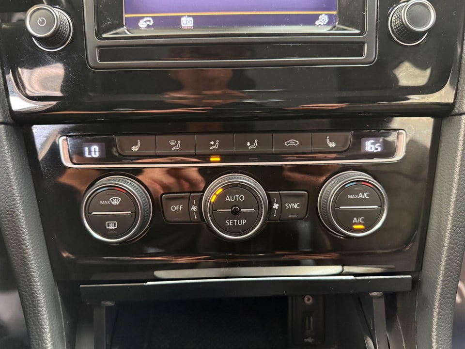 VW Golf VII 1,4 TSi 122 Highline Variant BMT 5d