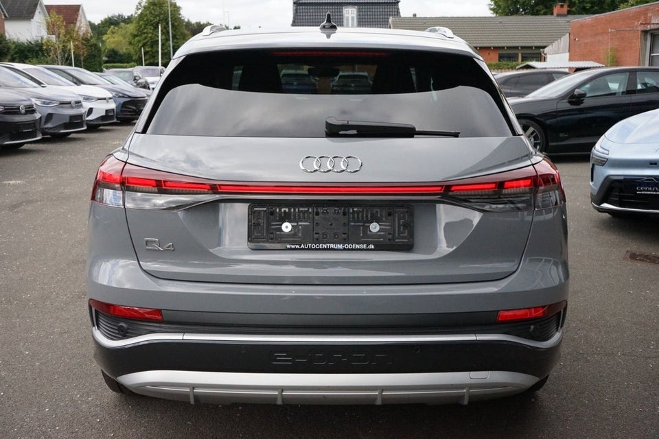 Audi Q4 e-tron 45 S-line 5d