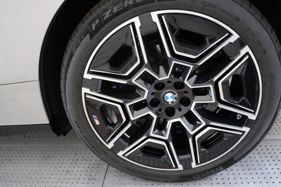 BMW iX xDrive45 M-Sport 5d