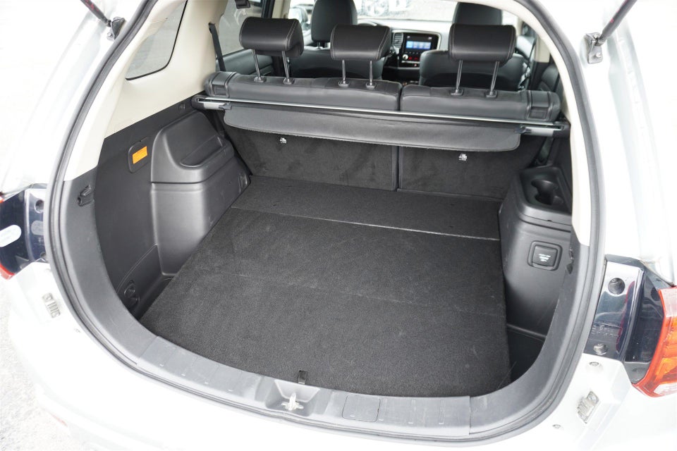 Mitsubishi Outlander 2,4 PHEV Intense CVT 4WD 5d