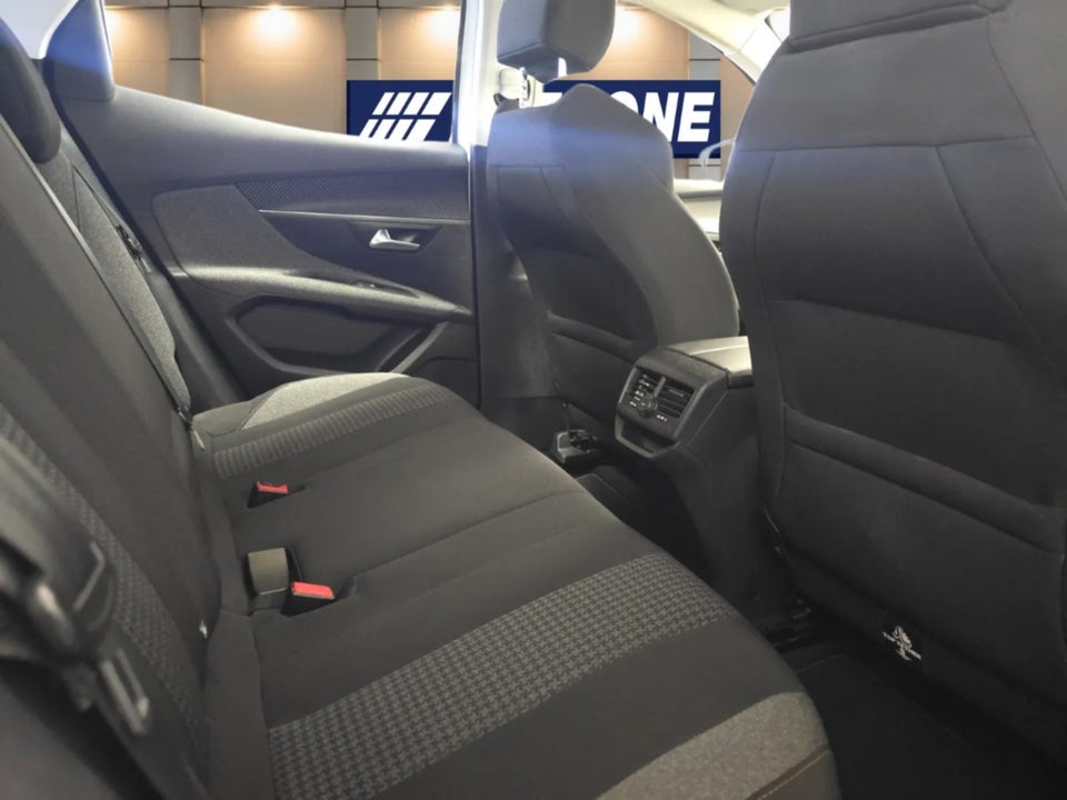 Peugeot 3008 1,2 e-THP 130 Active 5d