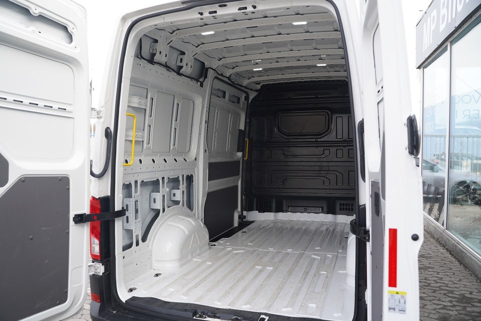 VW Crafter 35 2,0 TDi 140 Kassevogn L3H2