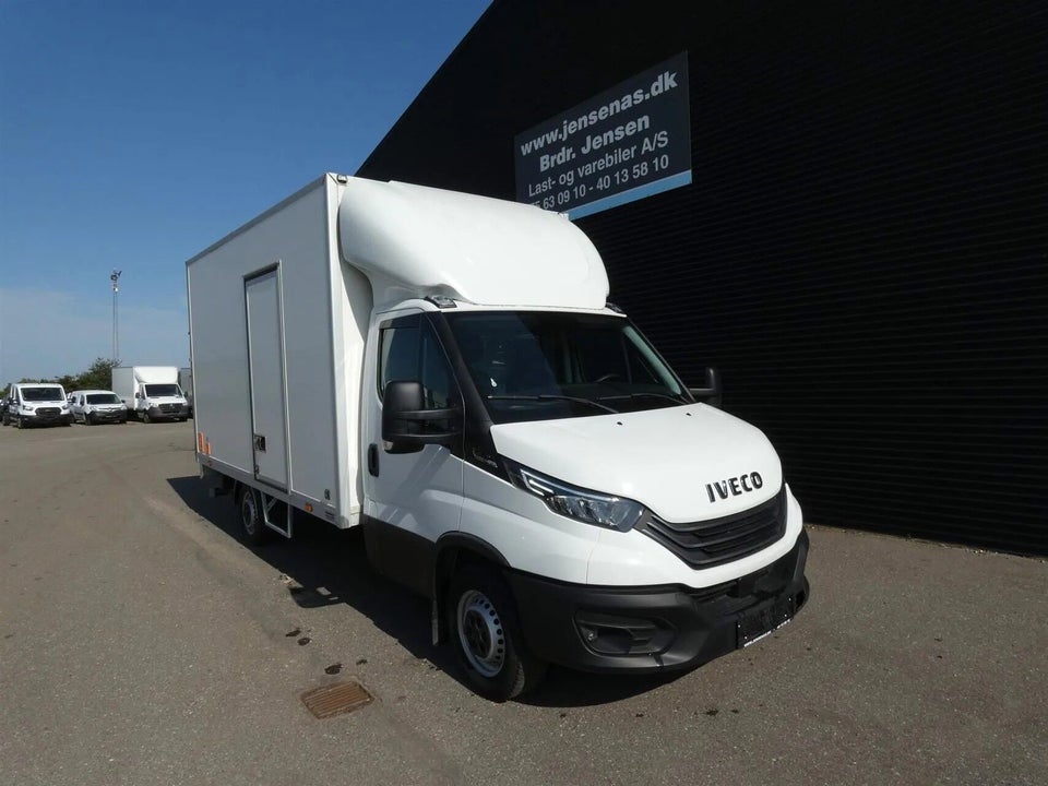 Iveco Daily 2,3 35S16 4100mm Box m/lift AG8