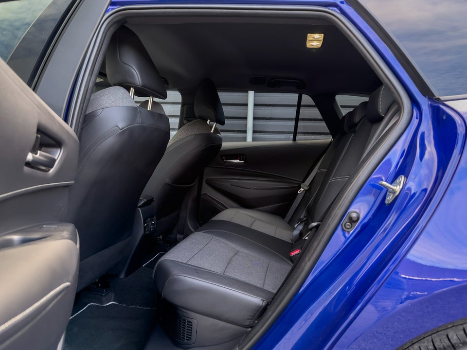 Toyota Corolla 1,8 Hybrid Style Touring Sports e-CVT 5d