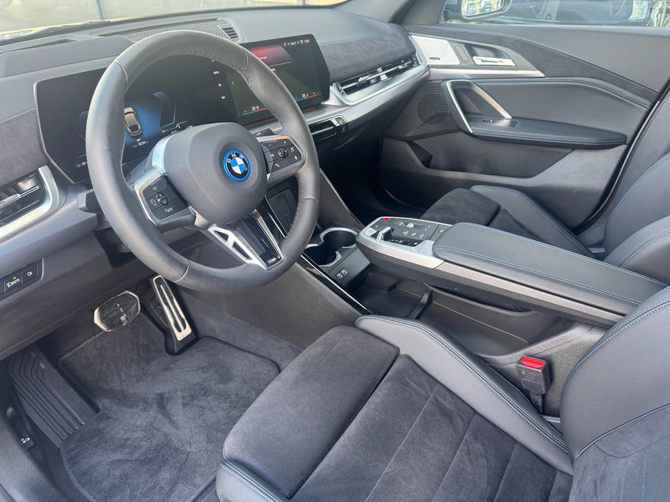 BMW iX2 eDrive20 Fully Charged M-Sport 5d