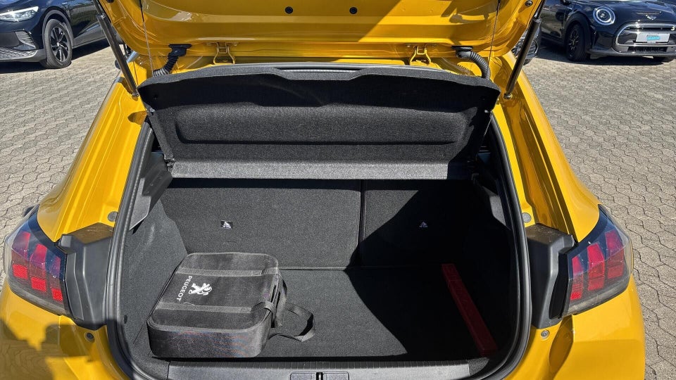 Peugeot e-208 50 Active 5d