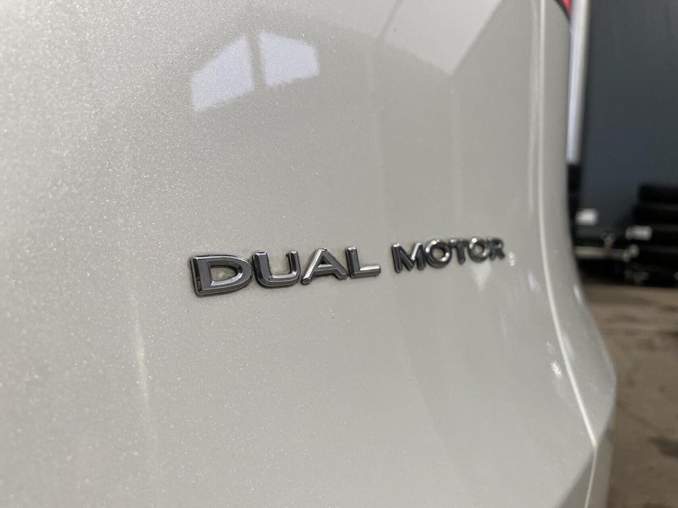 Tesla Model Y Long Range AWD 5d