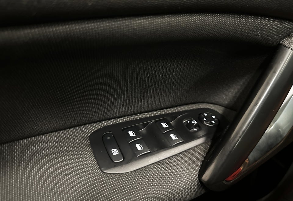 Peugeot 308 1,6 BlueHDi 120 Allure Sky 5d