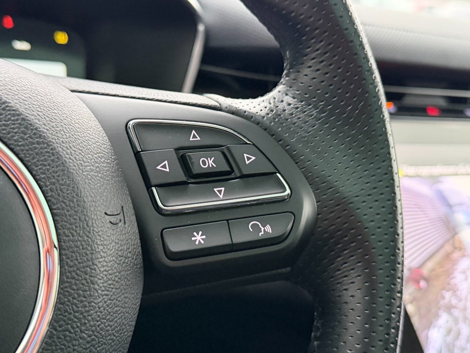 MG Marvel R Luxury 5d