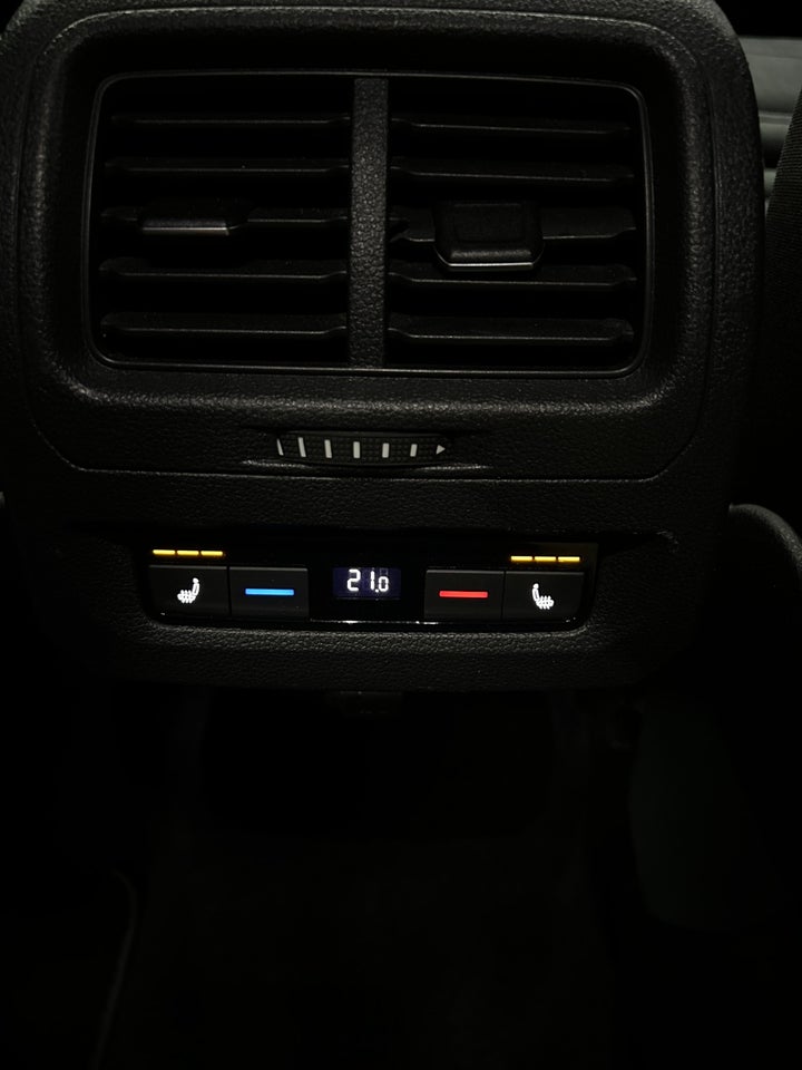 VW Touran 2,0 TDi 190 R-line DSG 5d