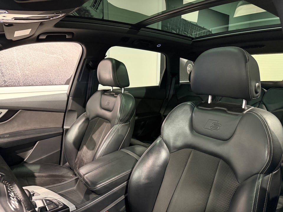 Audi Q7 3,0 TDi 272 S-line quattro Tiptr. 5d