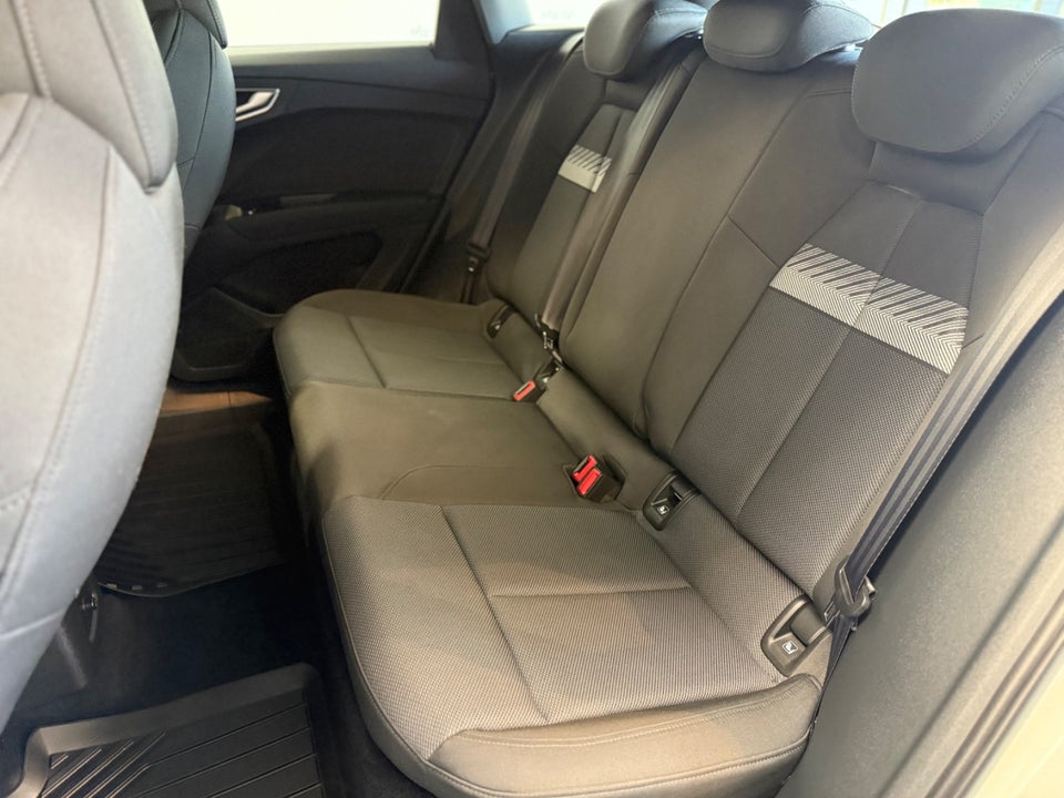 Audi Q4 e-tron 40  5d