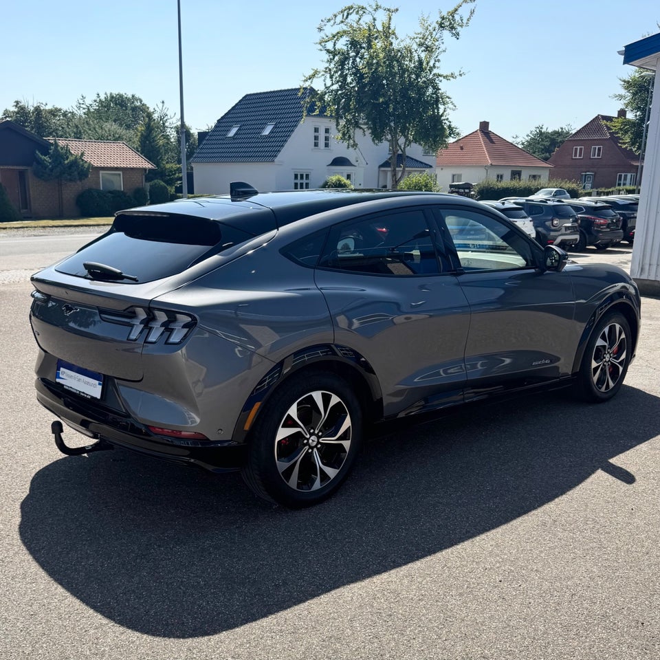 Ford Mustang Mach-E 88 First Edition Extended Range AWD 5d