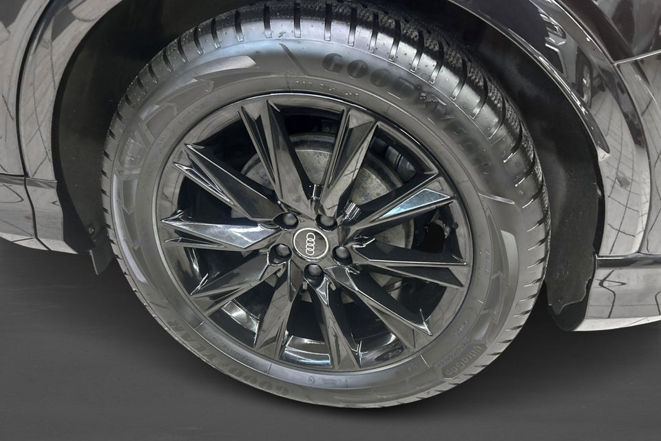 Audi Q4 e-tron 40 Attitude 5d