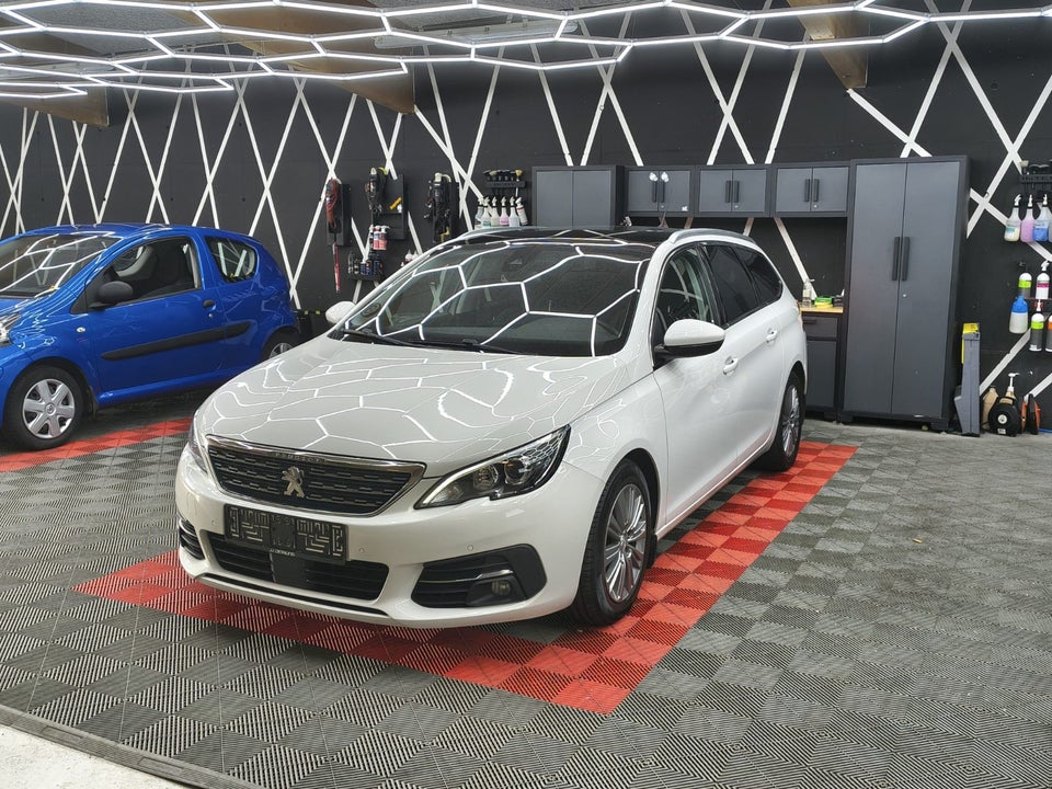 Peugeot 308 1,2 PureTech 130 Infinity SW 5d