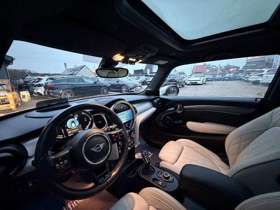 MINI Cooper SE Maximise 3d