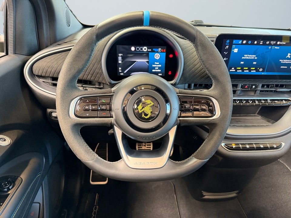 Abarth 500e Scorpionissima Cabrio 2d