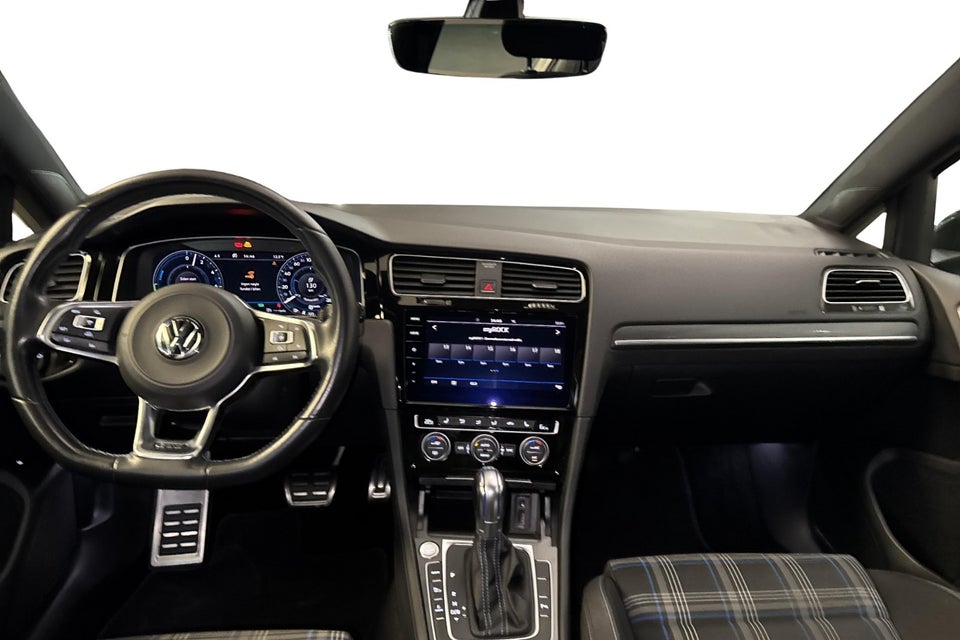 VW Golf VII 1,4 GTE DSG 5d