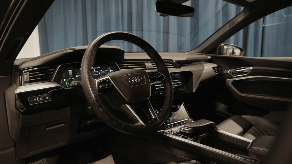 Audi e-tron 55 S-line quattro 5d